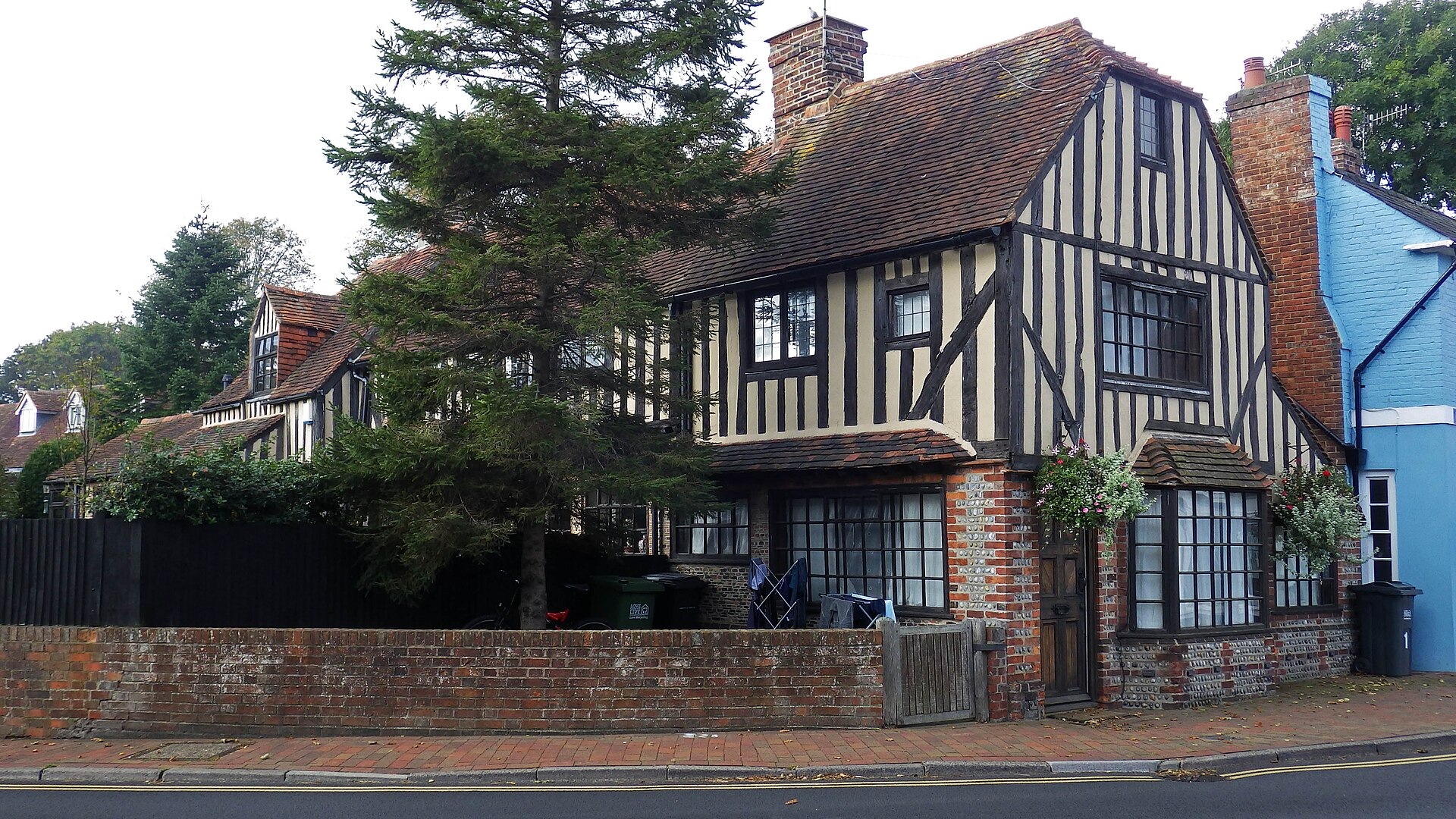 Architects of Modern Minutes. Related source image: Forge House, Upper Sea Road, Old Town, Bexhill